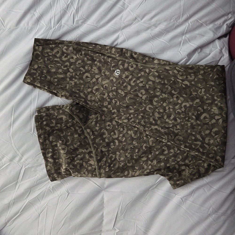 Lululemon leggings green camo